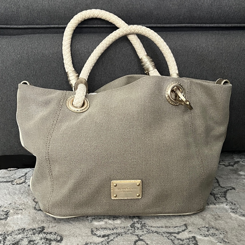 Michael Kors — shoulder bag